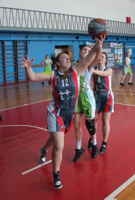 В Рязани стартовали финальные соревнования школьниц по баскетболу